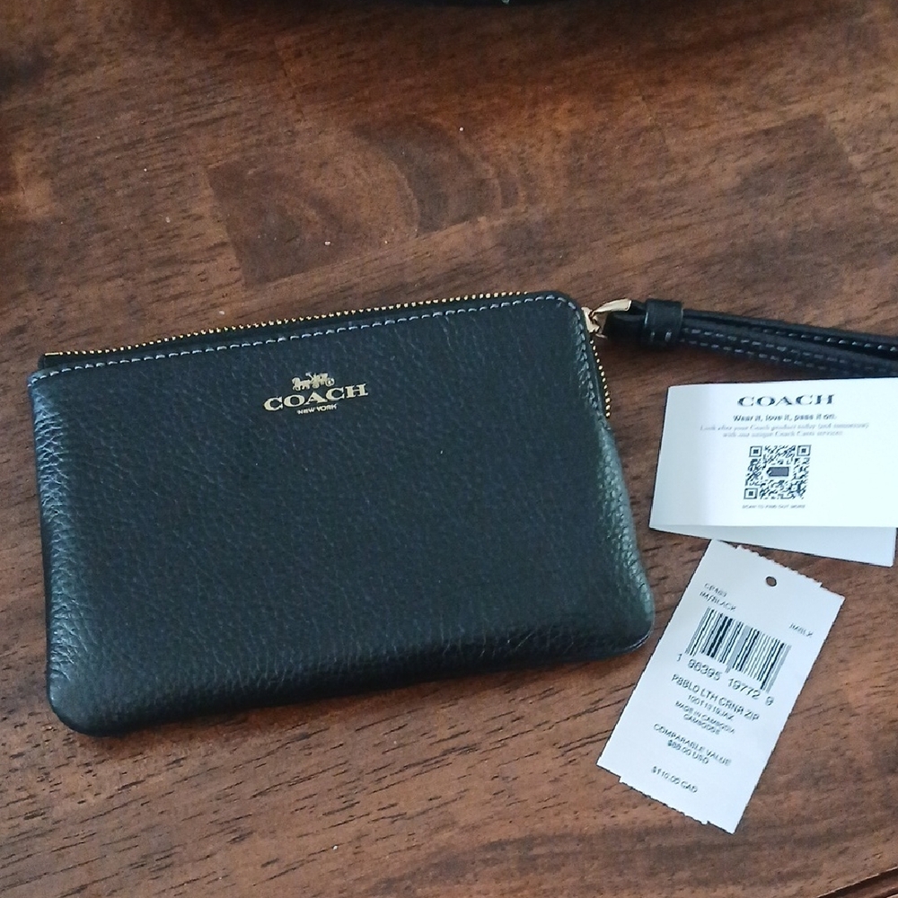 Brand New Coach Black Pebbled Leather Zip-Around Writslet ■ Tags Unattached